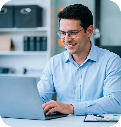 Profissional a trabalhar no CentralGest Cloud